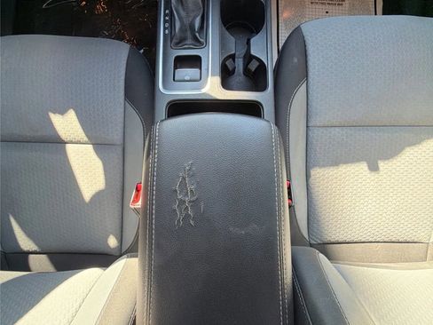 Used 2017 Ford Escape SE image 18