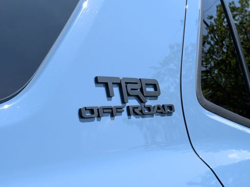 Used 2025 Toyota 4Runner TRD Off-Road Premium AWD/4WD image 11