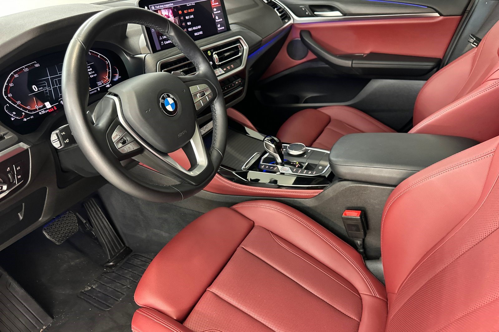 Used 2023 BMW X4 xDrive30i w/ Parking Assistance Package AWD/4WD image 4