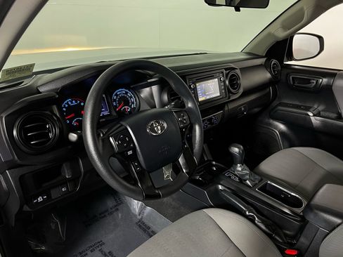 Used 2019 Toyota Tacoma SR w/ SR Convenience Package image 12