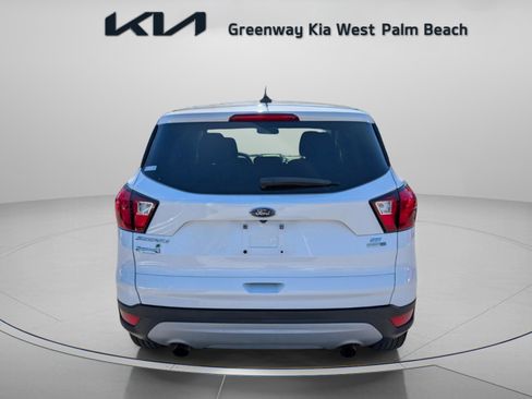Used 2019 Ford Escape SE image 6