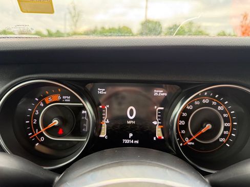 Used 2021 Jeep Gladiator Overland AWD/4WD image 15