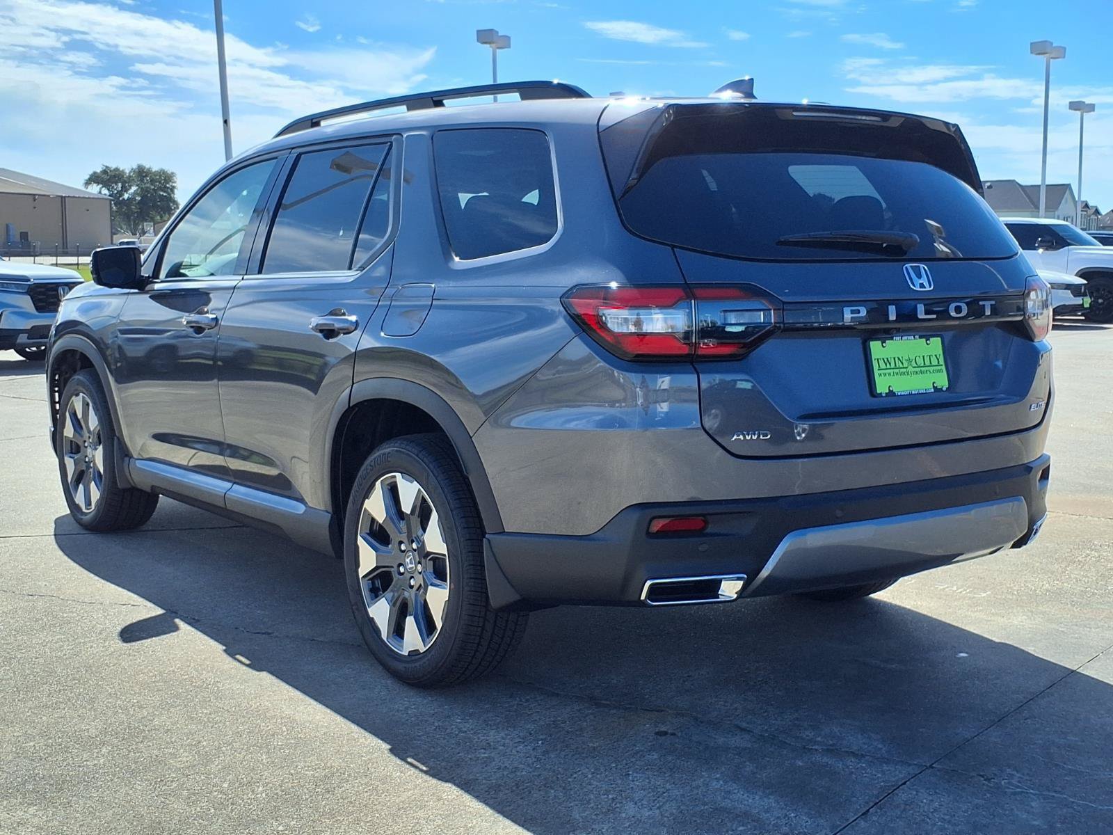New 2026 Honda Pilot Elite image 2
