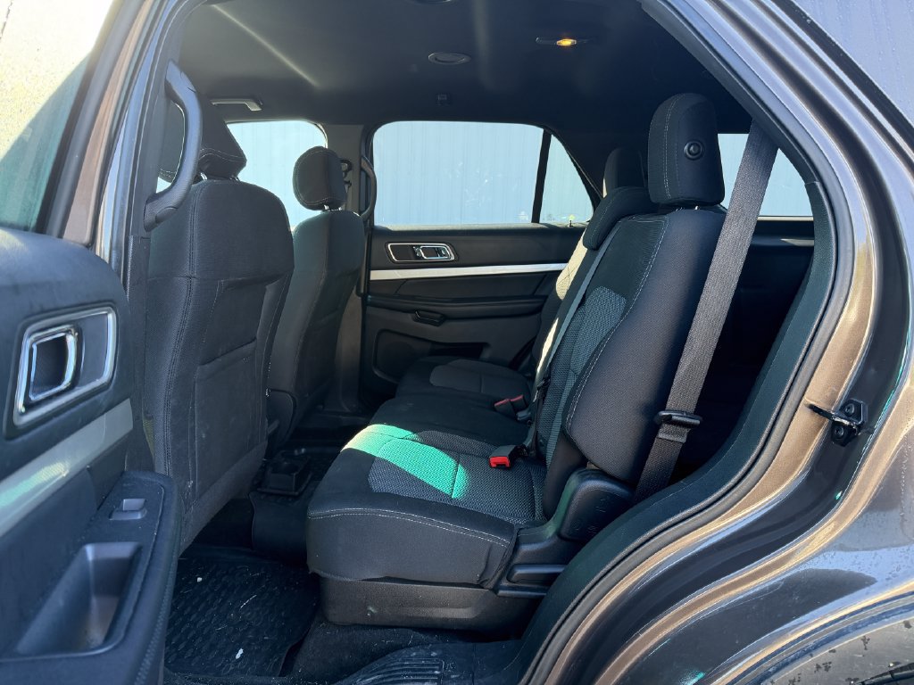 Used 2016 Ford Explorer XLT AWD/4WD image 6
