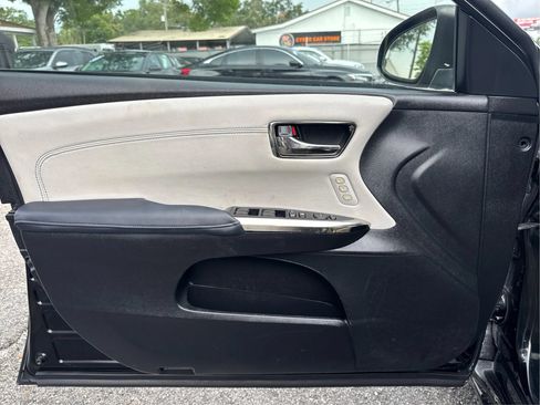 Used 2014 Toyota Avalon Limited w/ Technology Package FWD image 20