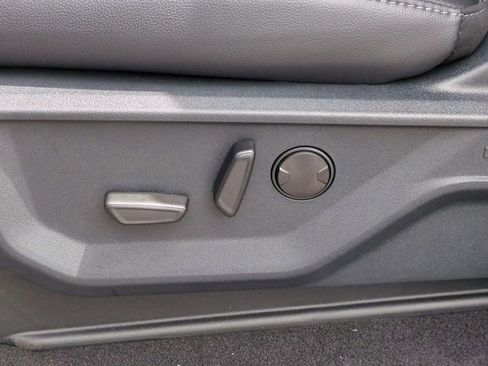 Used 2025 Ford F150 Lariat w/ Equipment Group 501A Mid image 21