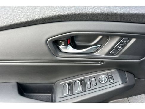 Used 2025 Honda Accord EX-L image 11