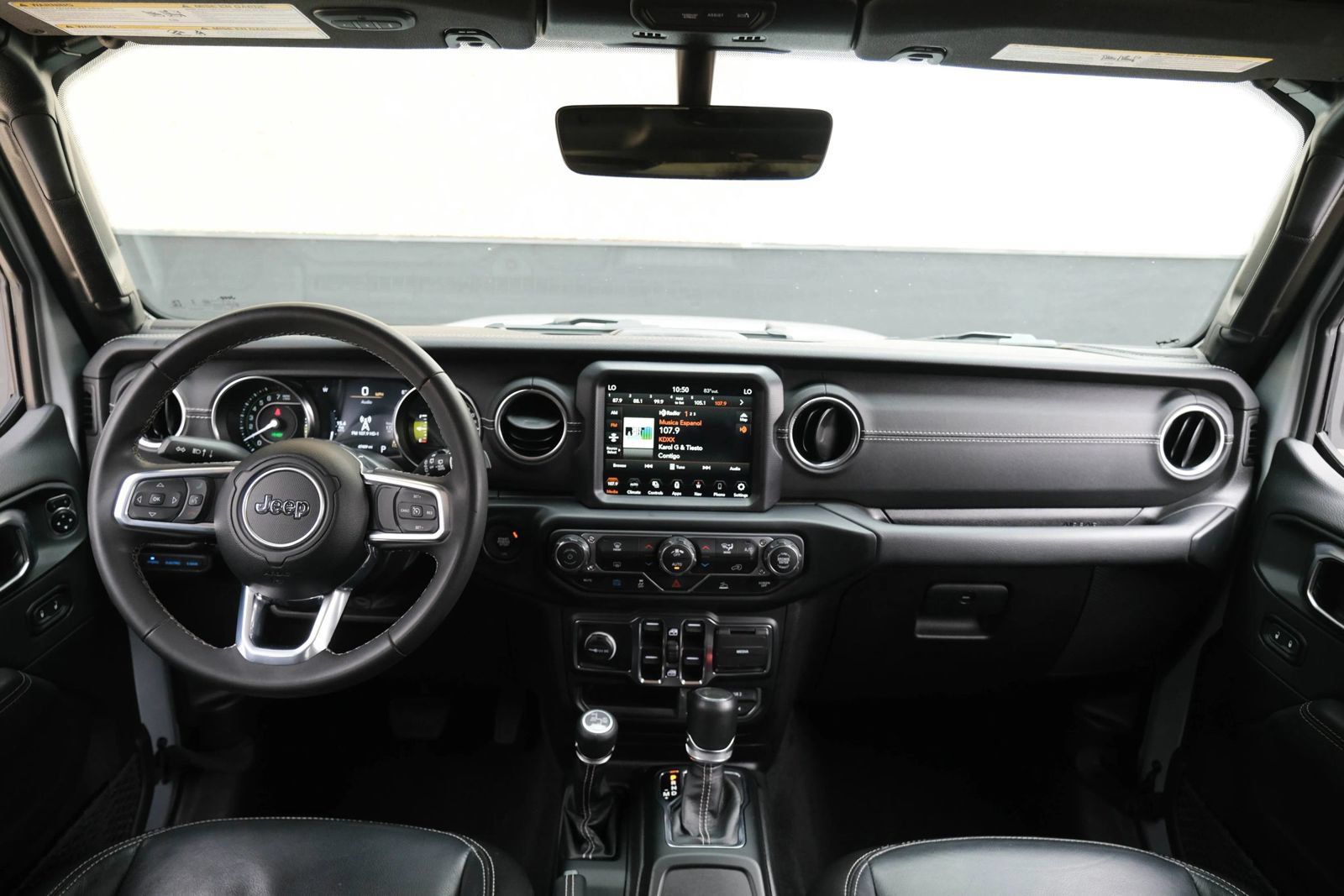 Used 2023 Jeep Wrangler Unlimited Sahara AWD/4WD image 33