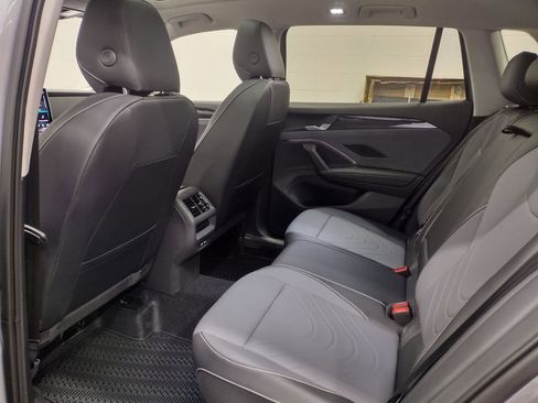 New 2026 Volkswagen Tiguan SE image 25