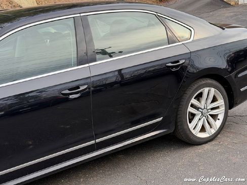 Used 2017 Volkswagen Passat 1.8T SEL Premium FWD image 30