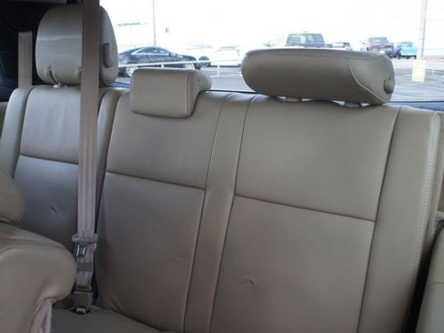 Used 2018 Toyota Sequoia Limited w/ Safety & Convenience Package AWD/4WD image 16