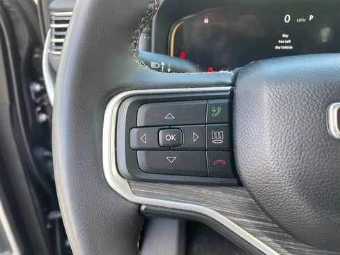 Used 2024 Jeep Wagoneer Series II w/ Flexible Seating Group AWD/4WD image 16