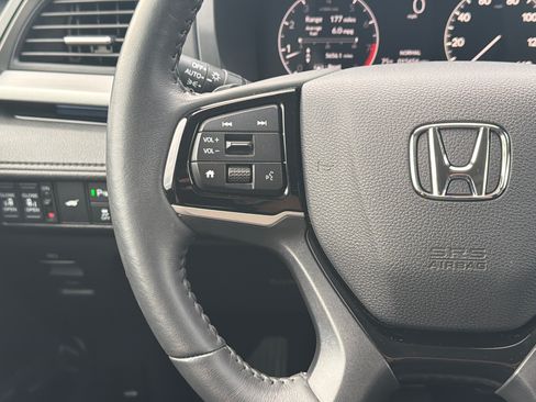 Certified 2025 Honda Odyssey Touring image 18