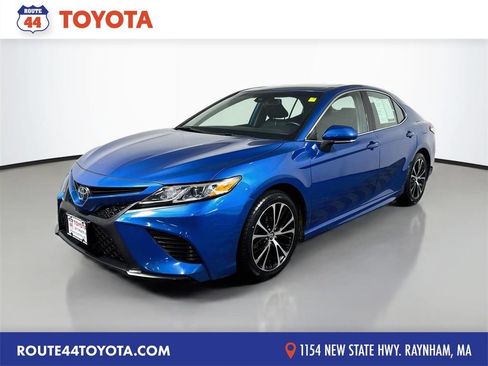 Used 2020 Toyota Camry SE w/ Audio Package FWD image 1