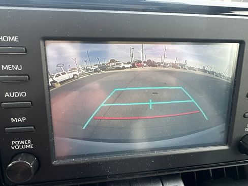 Used 2019 Toyota RAV4 XLE Premium FWD image 17