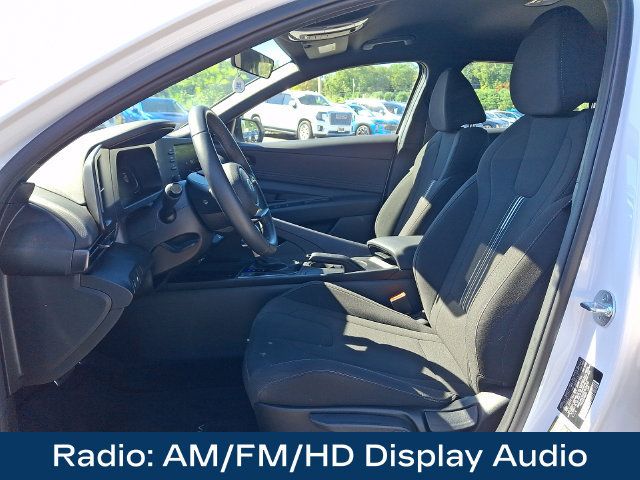 Used 2025 Hyundai Elantra Sport FWD image 2