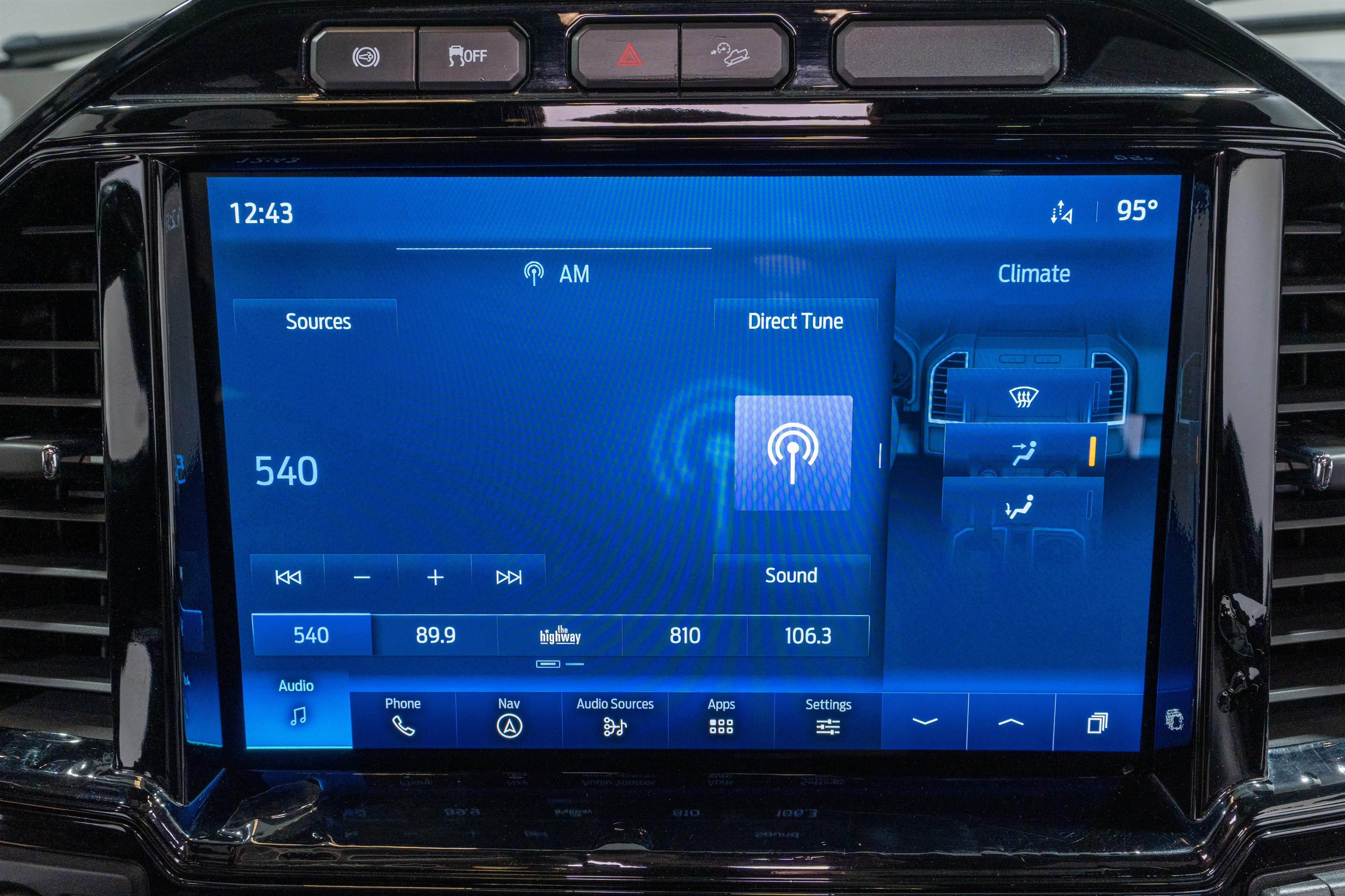 Used 2022 Ford F250 Lariat w/ Black Appearance Package AWD/4WD image 23