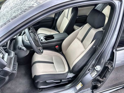 Used 2018 Honda Civic Sport image 11