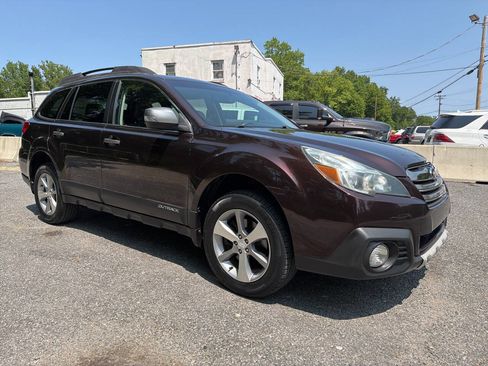Used 2013 Subaru Outback 3.6R Limited w/ Special Appearance Pkg AWD/4WD image 8