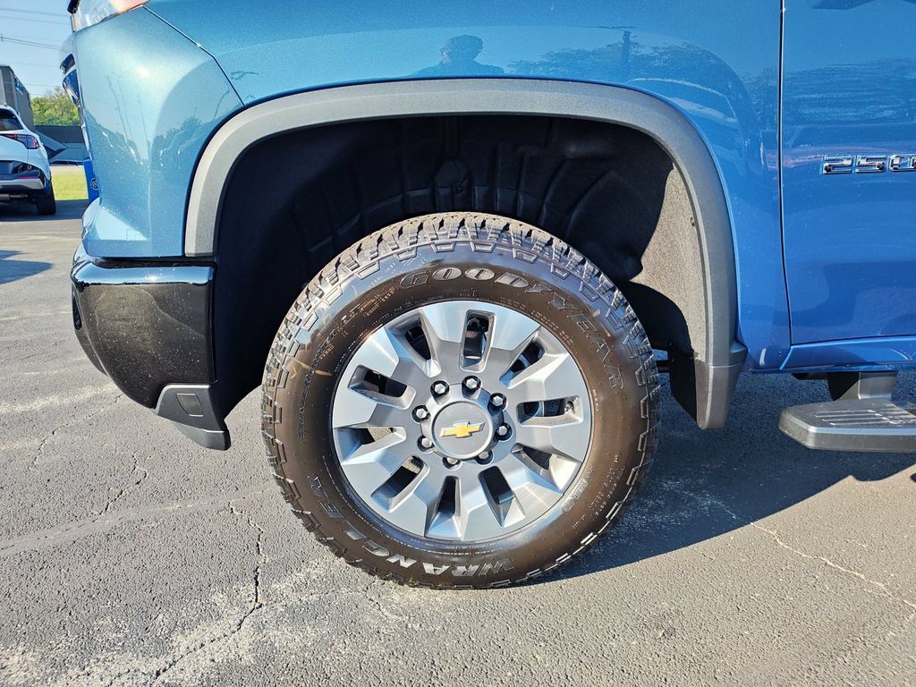 New 2026 Chevrolet Silverado 2500 Custom w/ Custom Value Package AWD/4WD image 9