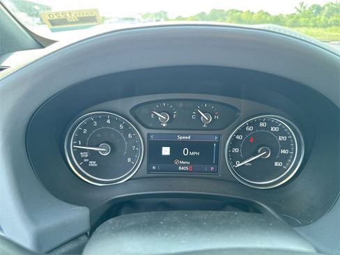 Used 2024 Buick Enclave Essence image 21