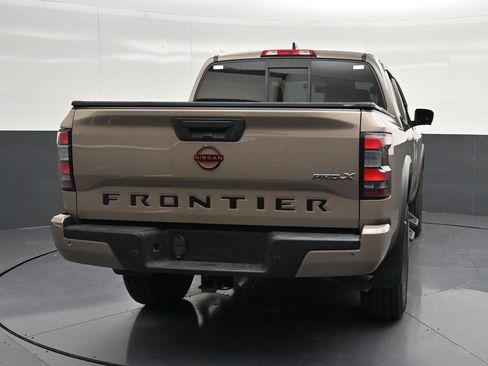 Used 2022 Nissan Frontier Pro-X RWD image 2