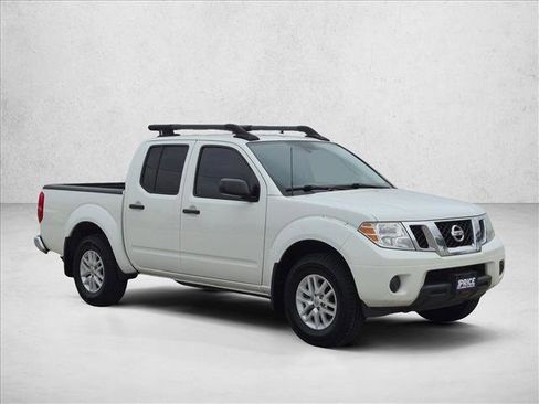 Used 2018 Nissan Frontier SV AWD/4WD image 3