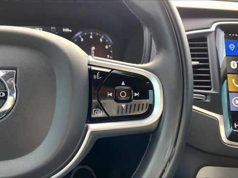 Used 2021 Volvo XC90 T5 Momentum w/ Protection Package Premier image 24