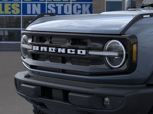 New 2025 Ford Bronco Outer Banks w/ Sasquatch Package AWD/4WD image 19