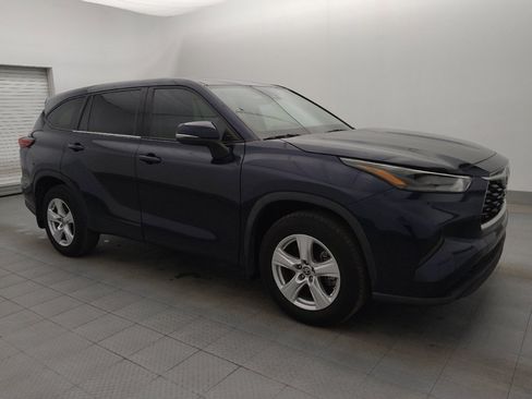 Used 2022 Toyota Highlander L image 11