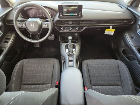 Used 2025 Honda HR-V LX image 15