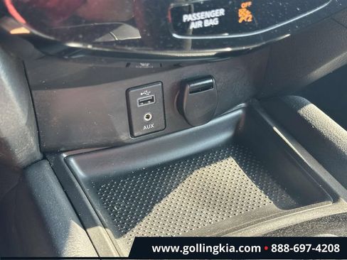 Used 2017 Nissan Rogue SV AWD/4WD image 26