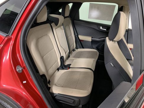 Used 2020 Ford Escape SE image 34