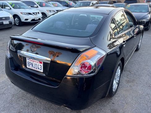 Used 2011 Nissan Altima 2.5 S w/ Special Edition Pkg image 5