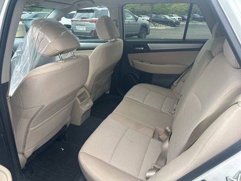 Used 2018 Subaru Outback 2.5i Premium AWD/4WD image 12