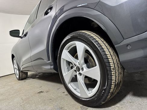Used 2025 Audi Q5 Premium Plus w/ Premium Plus AWD/4WD image 3