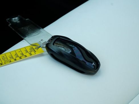 Used 2021 Tesla Model Y Long Range image 38