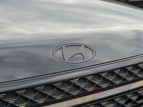Used 2025 Hyundai Santa Fe Calligraphy FWD image 6