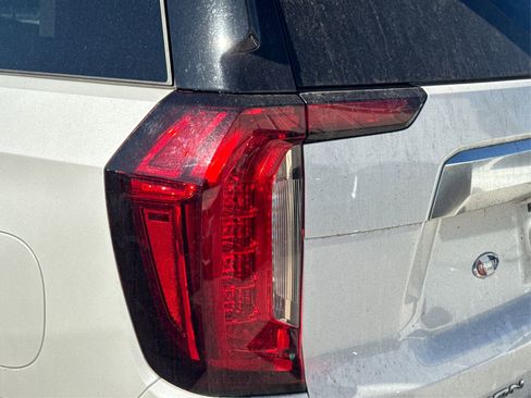 Used 2021 GMC Yukon Denali image 17