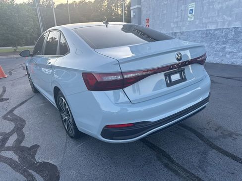 Used 2025 Volkswagen Jetta Sport FWD image 5