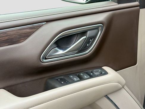 Used 2022 Chevrolet Tahoe Z71 image 17