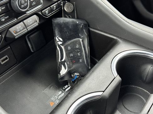 Used 2023 Chevrolet Suburban Premier image 36