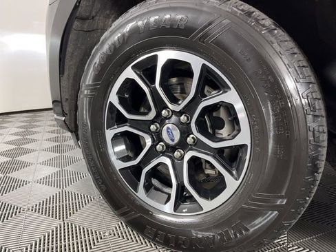 Used 2024 Ford Expedition XLT image 12