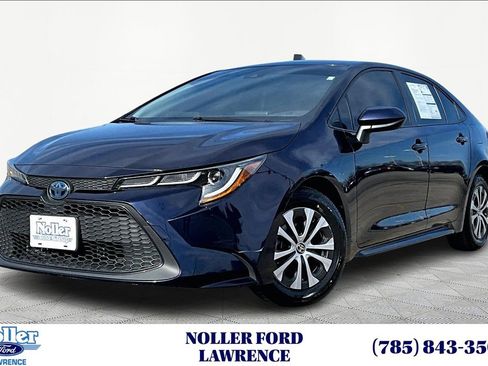 Used 2022 Toyota Corolla LE image 1