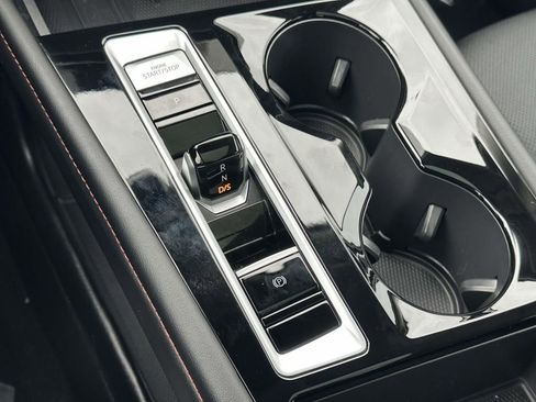 Certified 2025 Volkswagen Atlas Peak Edition SE image 34