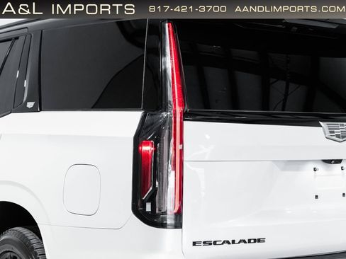 Used 2022 Cadillac Escalade Sport Platinum w/ Heavy-Duty Trailer Package AWD/4WD image 35