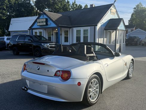 Used 2004 BMW Z4 2.5i RWD image 6