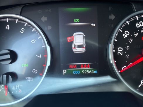 Used 2021 Toyota RAV4 XLE image 19