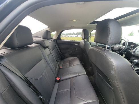 Used 2015 Ford Focus SE w/ Equipment Group 201A FWD image 28