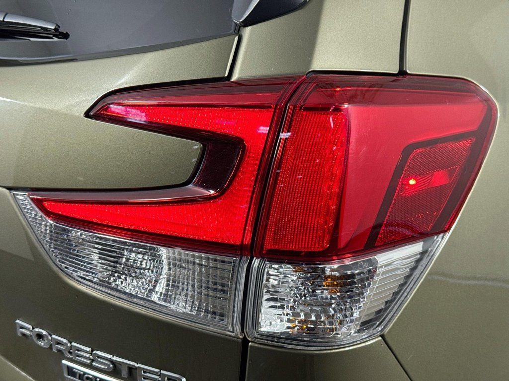 Used 2022 Subaru Forester Touring AWD/4WD image 34